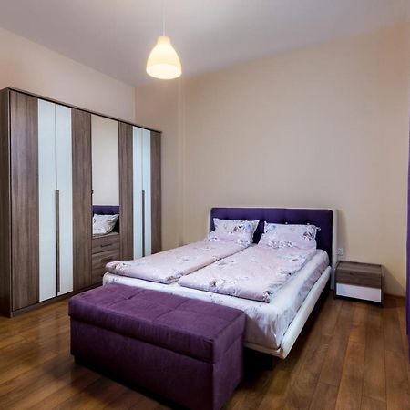 Family Apartment - Comfort In The Center Burgas Exterior photo